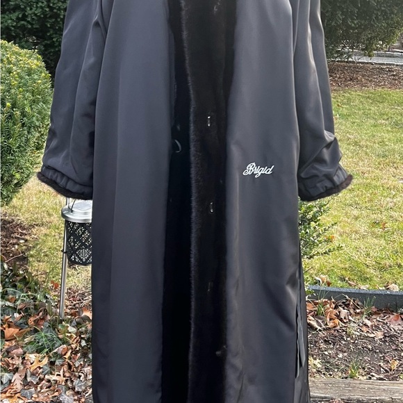 Like new very exquisite Dark Black Mink from Steven Corn Furs - Picture 3 of 9